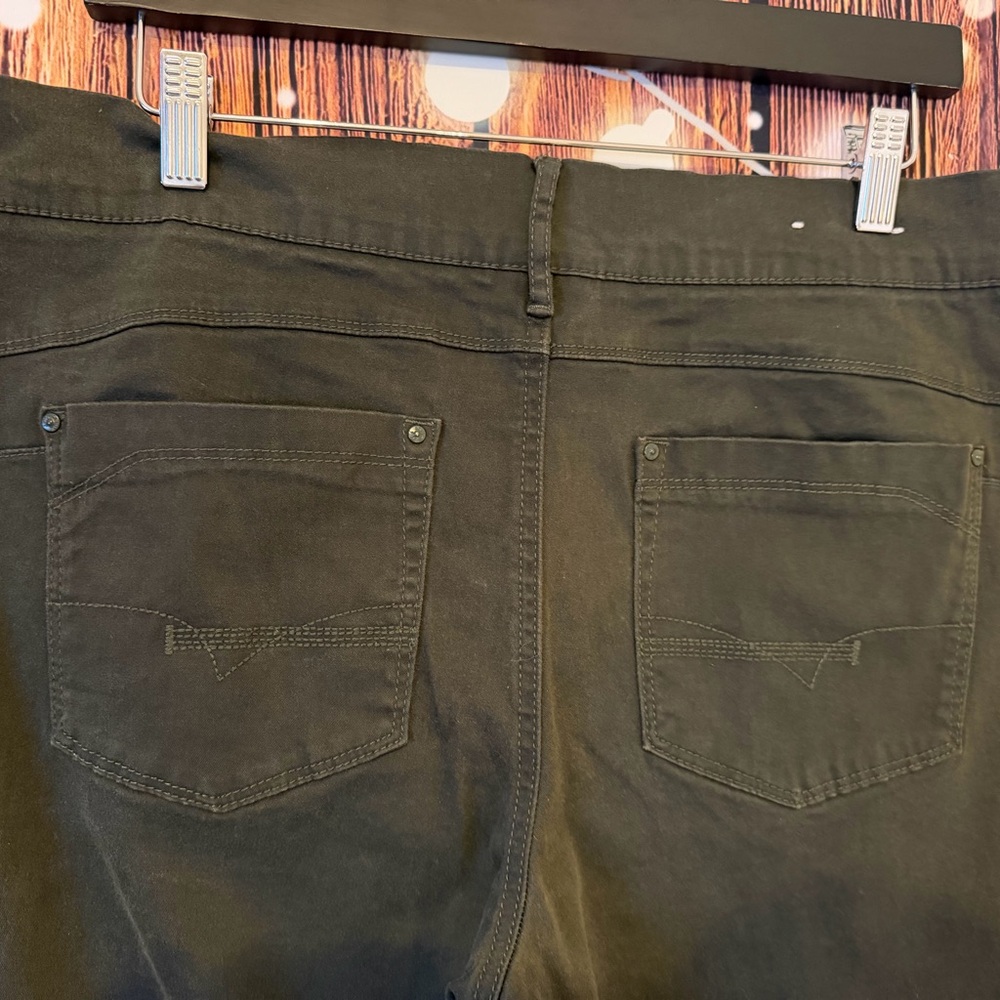 Parasuco 2016 Dark Green Straight Leg Jeans Like New! - Picture 4 of 4
